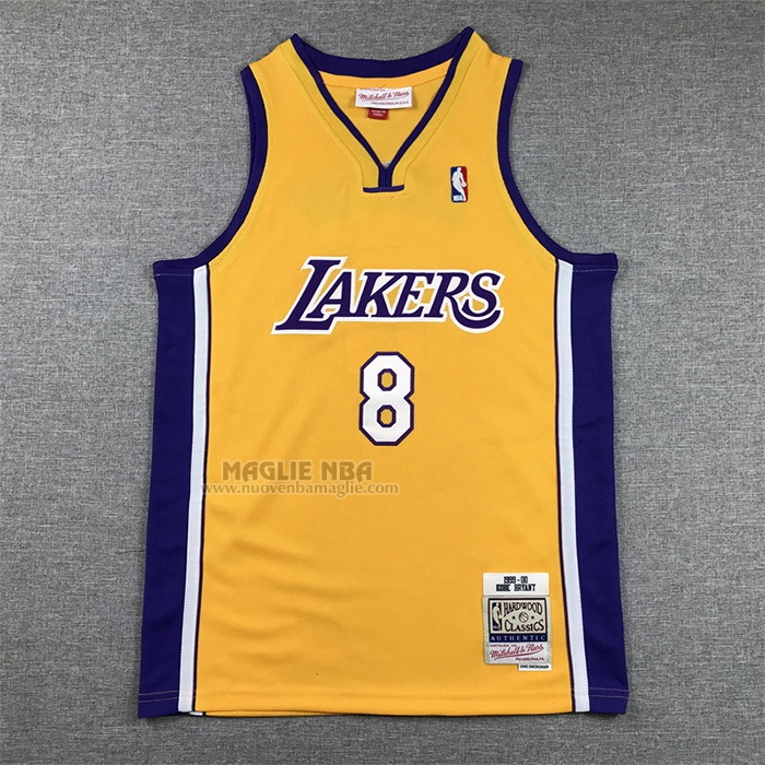 Maglia
 Kobe Bryant NO 8 Bambino
 Los Angeles Lakers Mitchell & Ness 1999-00 Giallo
